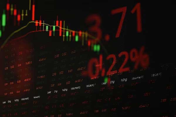 10月27日热门中概股多数上涨 贝壳涨超3% 富途涨超2% 拼多多跌超1%